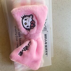 New Hello Kitty Crème Plush spa headband